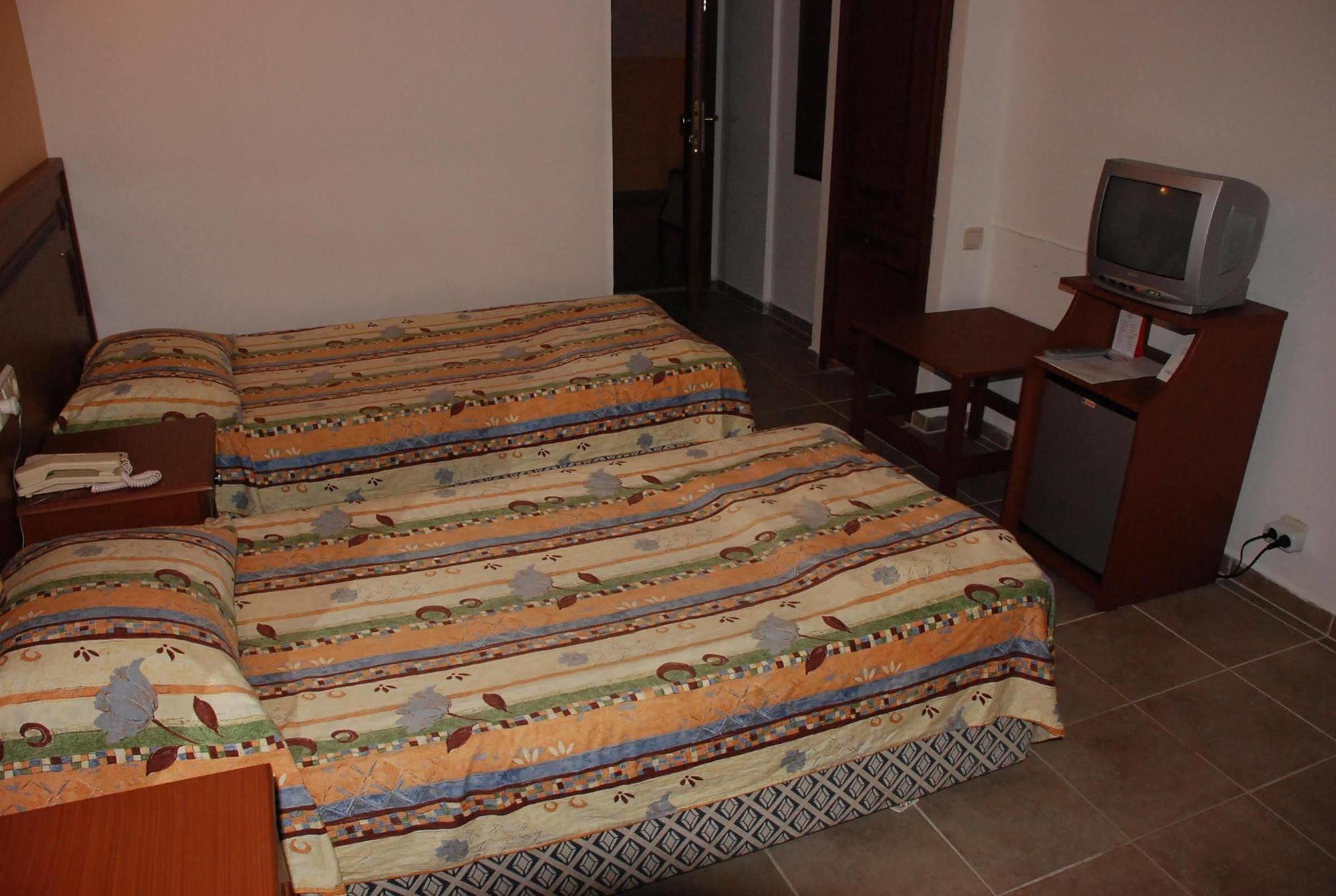 Kleopatra Develi Hotel Alanya Bagian luar foto