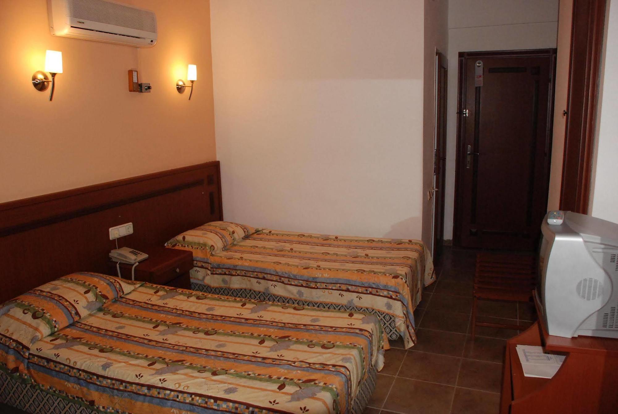 Kleopatra Develi Hotel Alanya Bagian luar foto